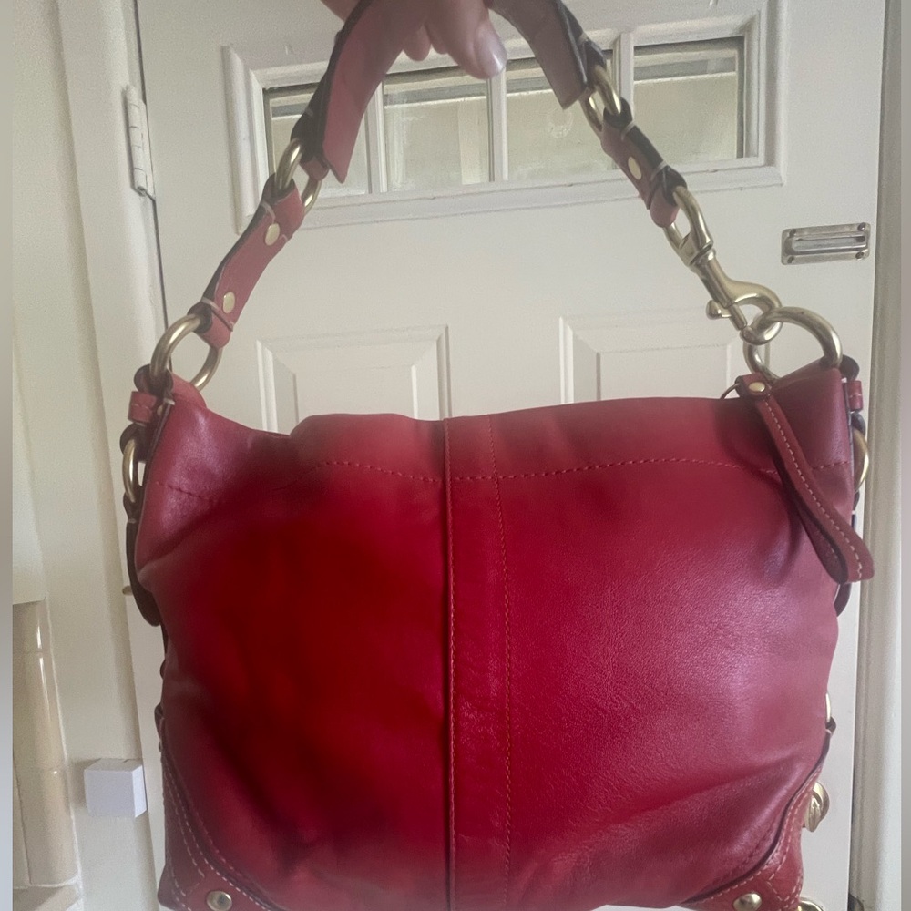 Coach Carly Hobo Leather Bag with Gold-Tone Hardware ❤️‍🔥color transfer in pic - Picture 2 of 9